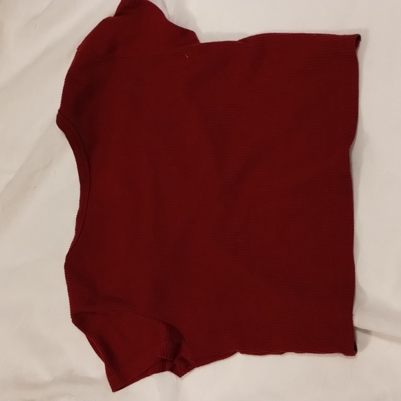 PAC cares vneck croptop size medium - Picture 4 of 4